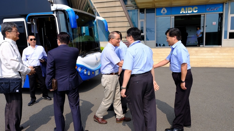 抵達漢翔公司
