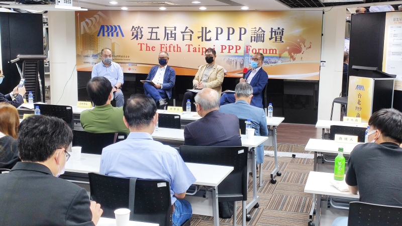**研討座談 主持人:葉匡時 理事長 評論人:張璠 副理事長、吳盟分 董事長、李維峰 總經理