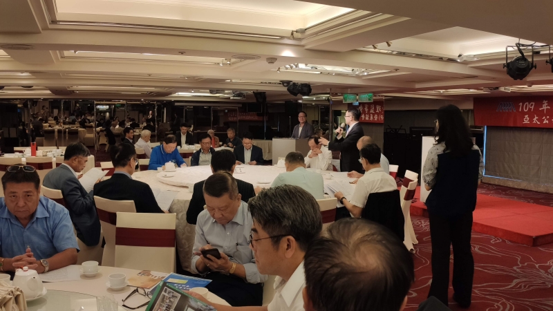 會員們聽取會務報告