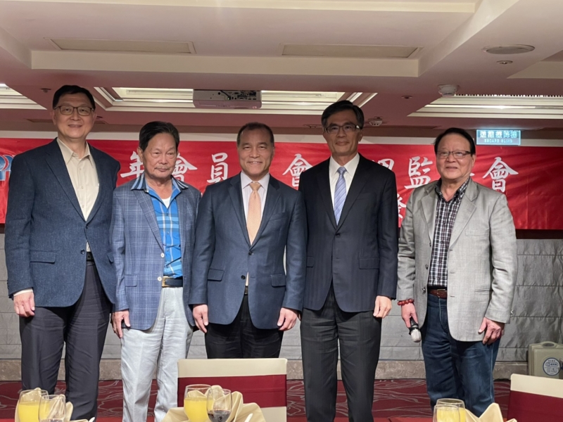 **新任理事長、三位副理事及秘書長合影